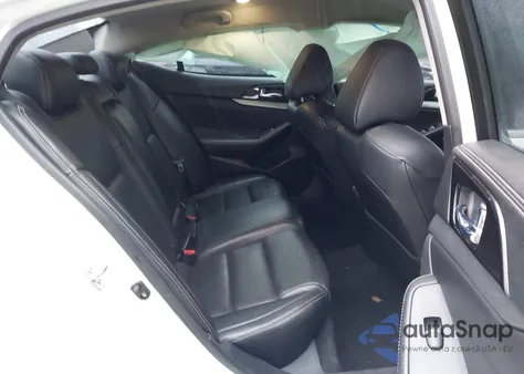 2016 Nissan Maxima 3.5S z USA, uszkodzony, nr VIN 1N4AA6AP5GC384940